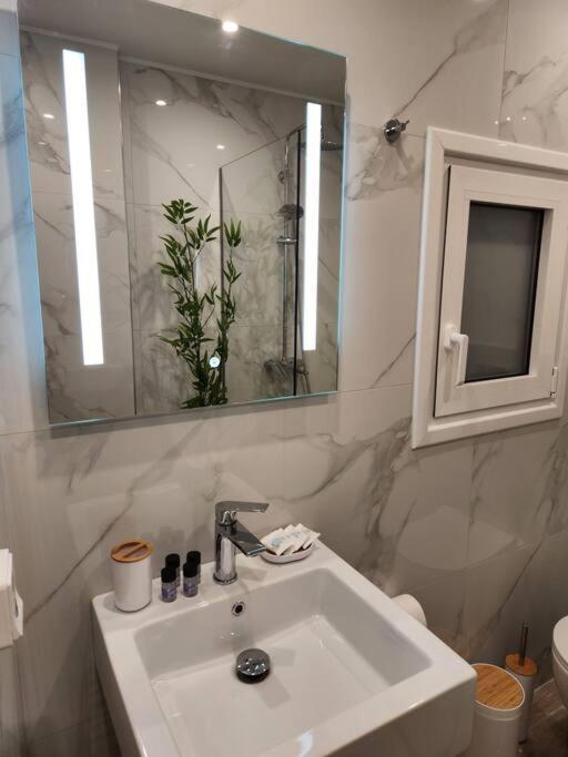 Apartament Lux House Attiki Vipgreece Ateny Zewnętrze zdjęcie